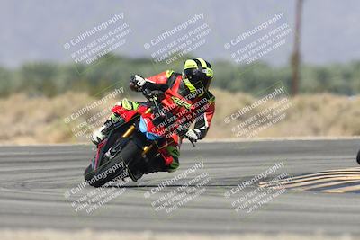 media/Oct-13-2025-Moto Forza (Mon) [[a66d839500]]/3-B Group/Session 3 (Turn 16)/